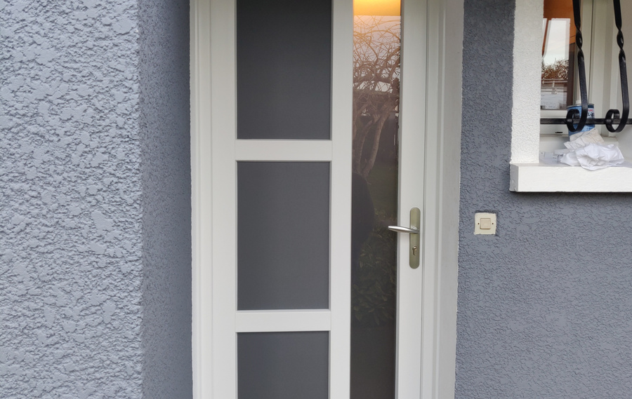 Notre gamme de portes d'entr&eacute;e en PVC CLASSIQUE et PVC CONTEMPORAINE &agrave;&nbsp;LANNION