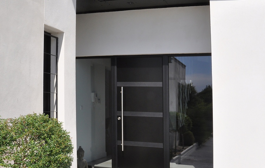 Notre gamme de portes d'entr&eacute;e en ALU CLASSIQUE et CONTEMPORAINE &agrave;&nbsp;LANNION